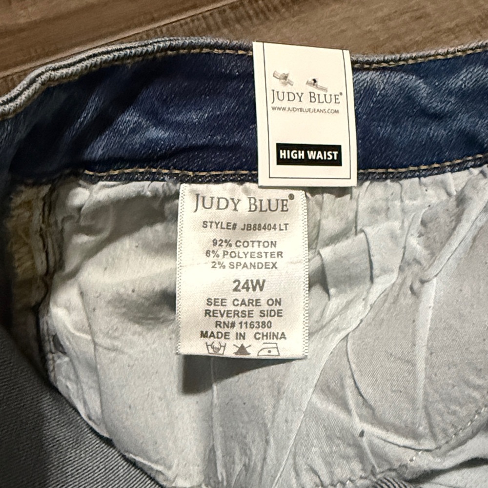 New Judy Blue Boy Toy Light Wash High Rise Cuffed Boyfriend Distressed Jeans - Picture 11 of 14